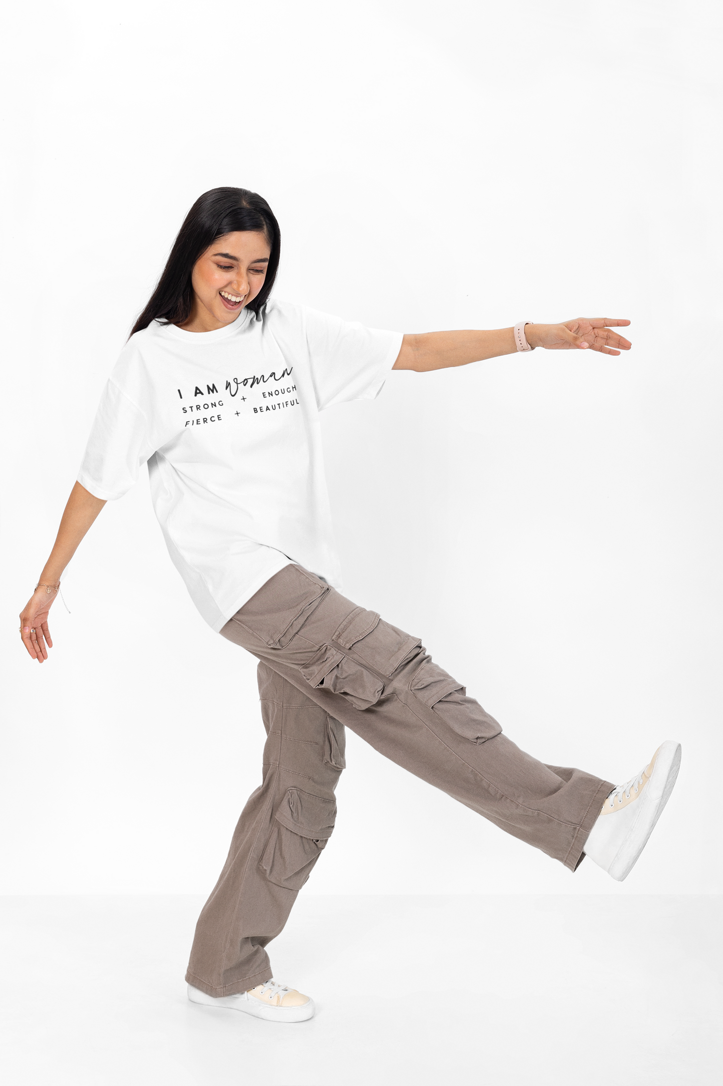 I AM WOMAN - CLASSIC OVERSIZED TEE